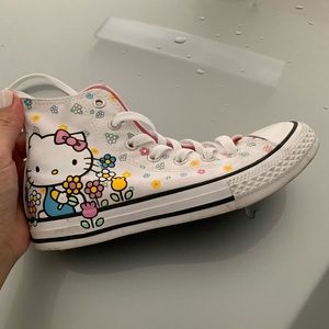 SOLD - Converse Hello Kitty